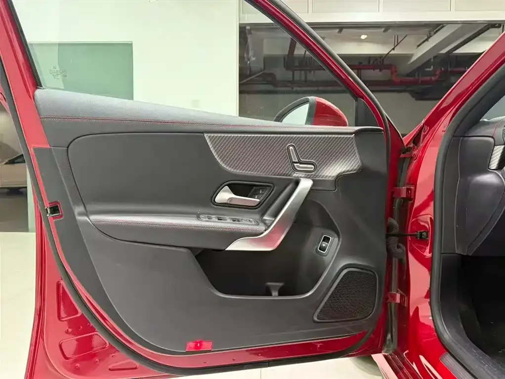 Mercedes-Benz A-Class 2023 из CN, фото 3