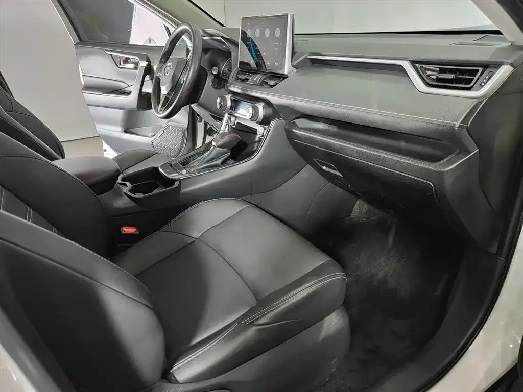 Toyota Wildlander 2021 из CN, фото 6
