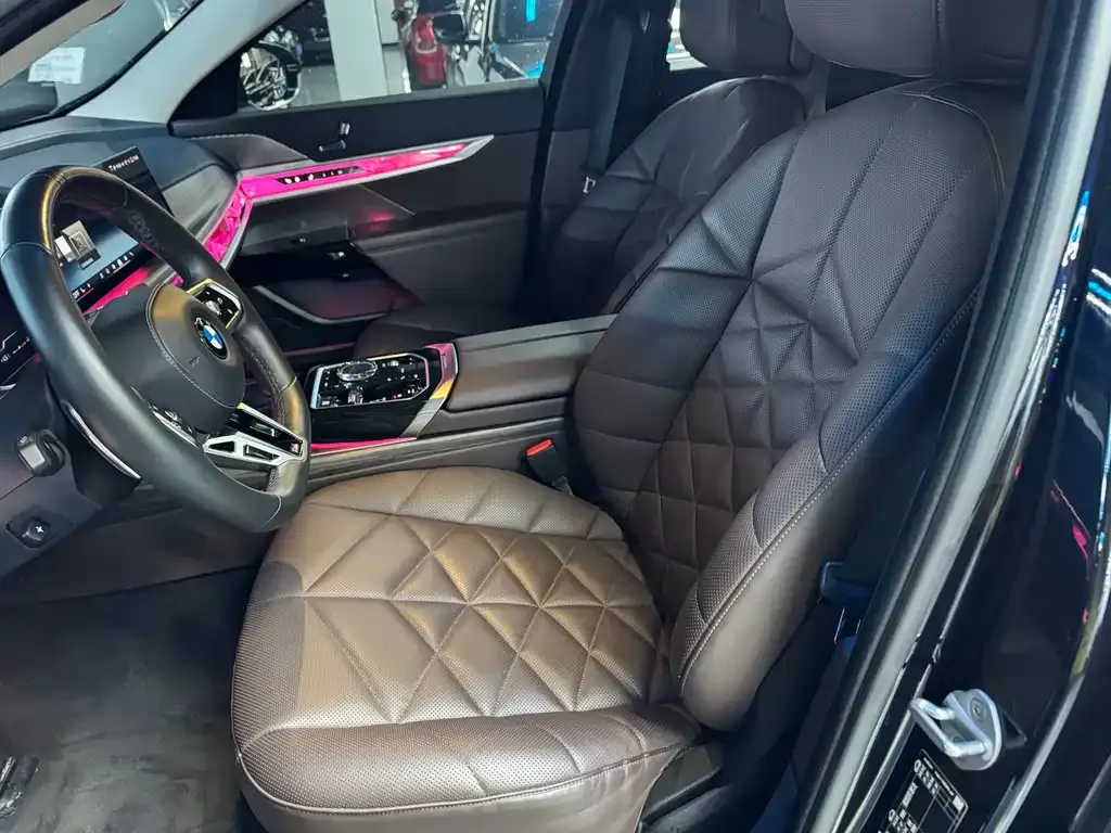 BMW 7 Series 2023 из CN, фото 9