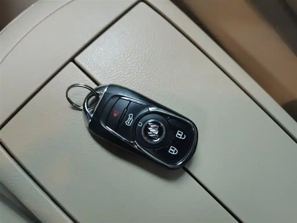 Buick GL8 2024 из CN, фото 9