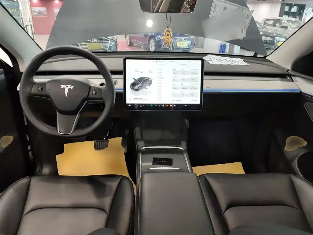 Tesla Model Y — фото 3