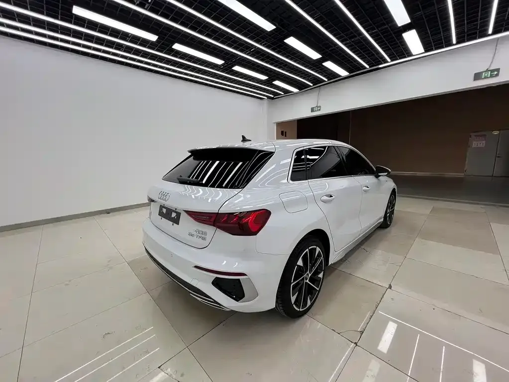 Audi A3 2023 из CN, фото 10
