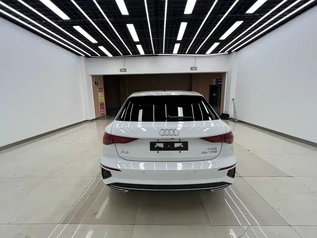 Audi A3 2023 из CN, фото 2
