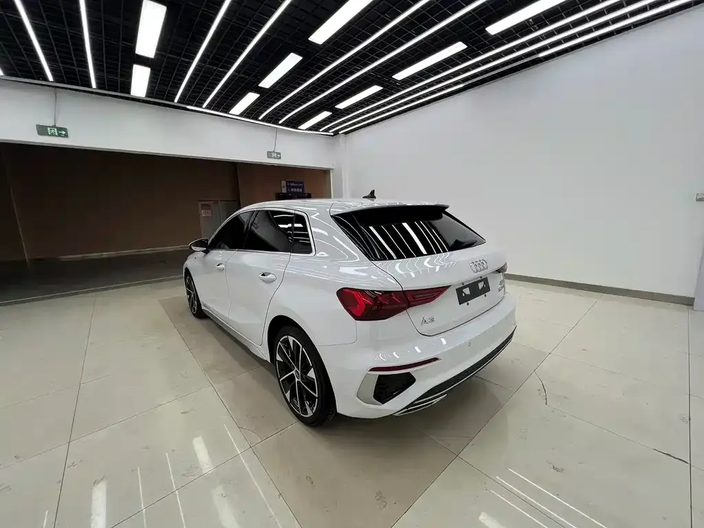 Audi A3 2023 из CN, фото 8