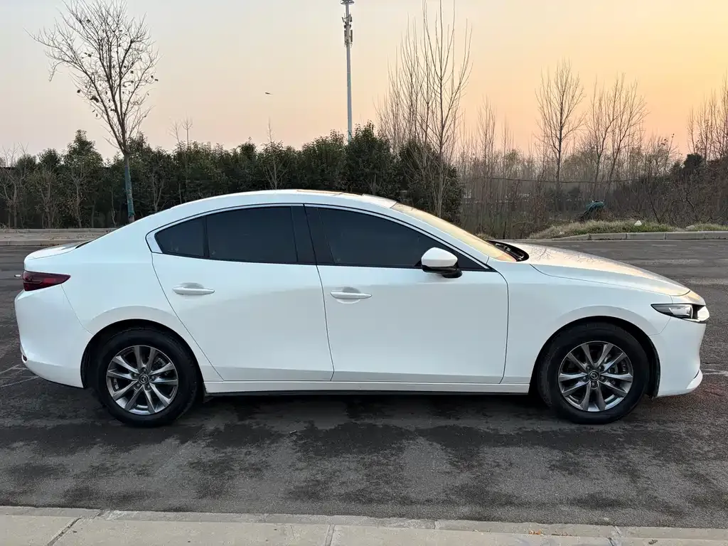 Mazda 3 Axela 2022 из CN, фото 4