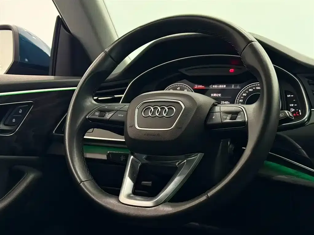 Audi Q8 2022 из CN, фото 6