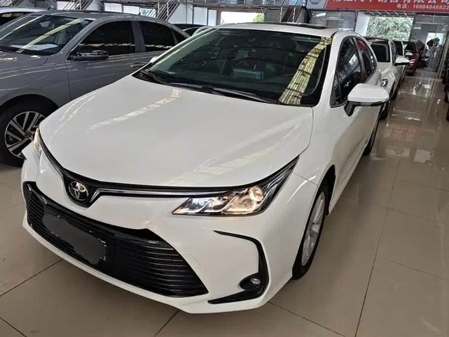 Toyota Corolla 2023 из CN, фото 1