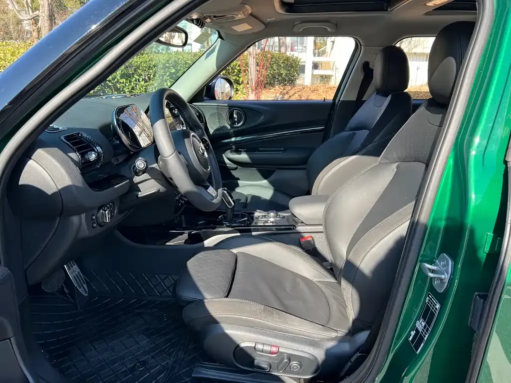 MINI Clubman — фото 2