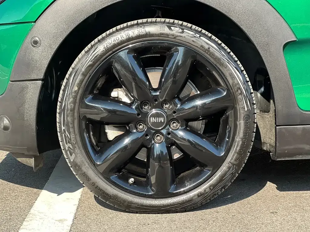 MINI Clubman — фото 4
