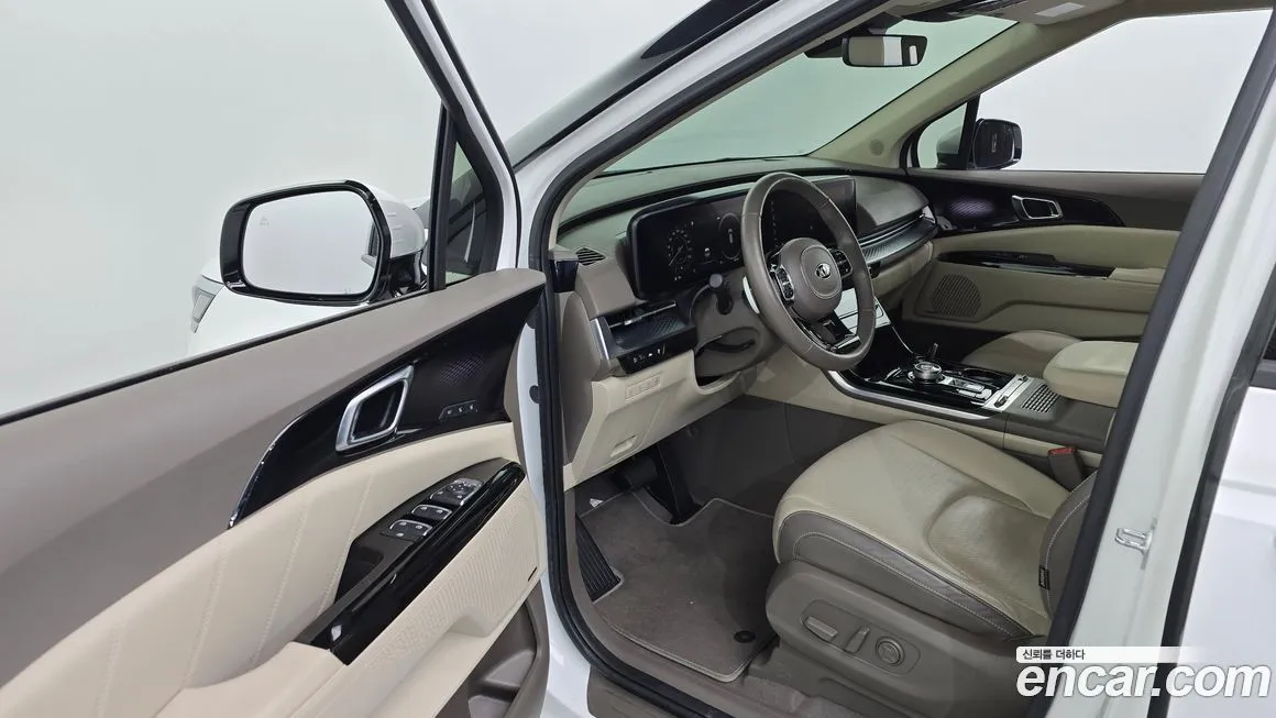 Kia Carnival — фото 10