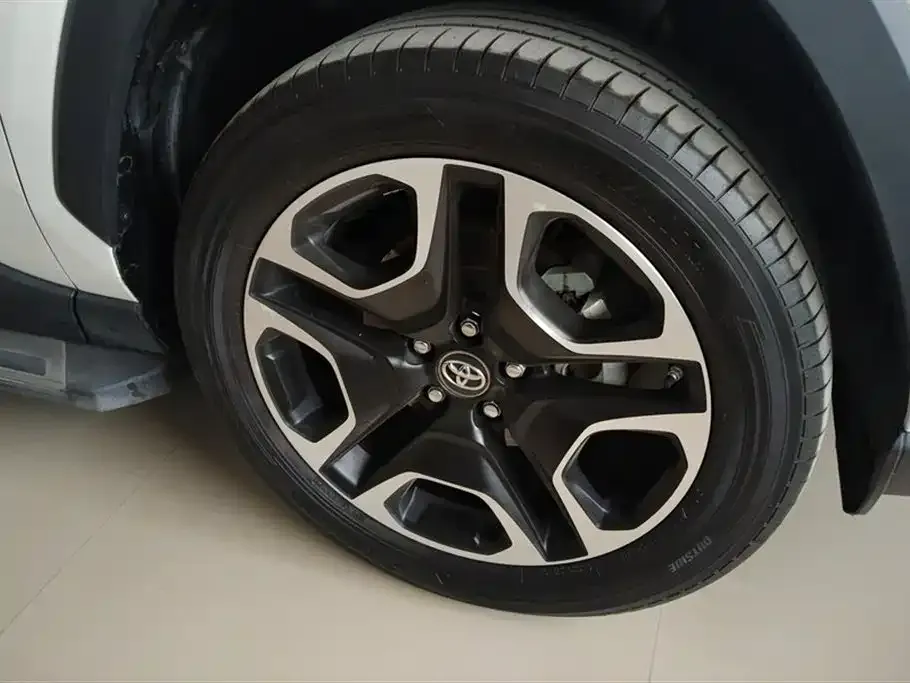 Toyota RAV4 2021 из CN, фото 5