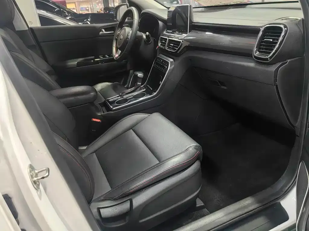 Kia KX5 2021 из CN, фото 3