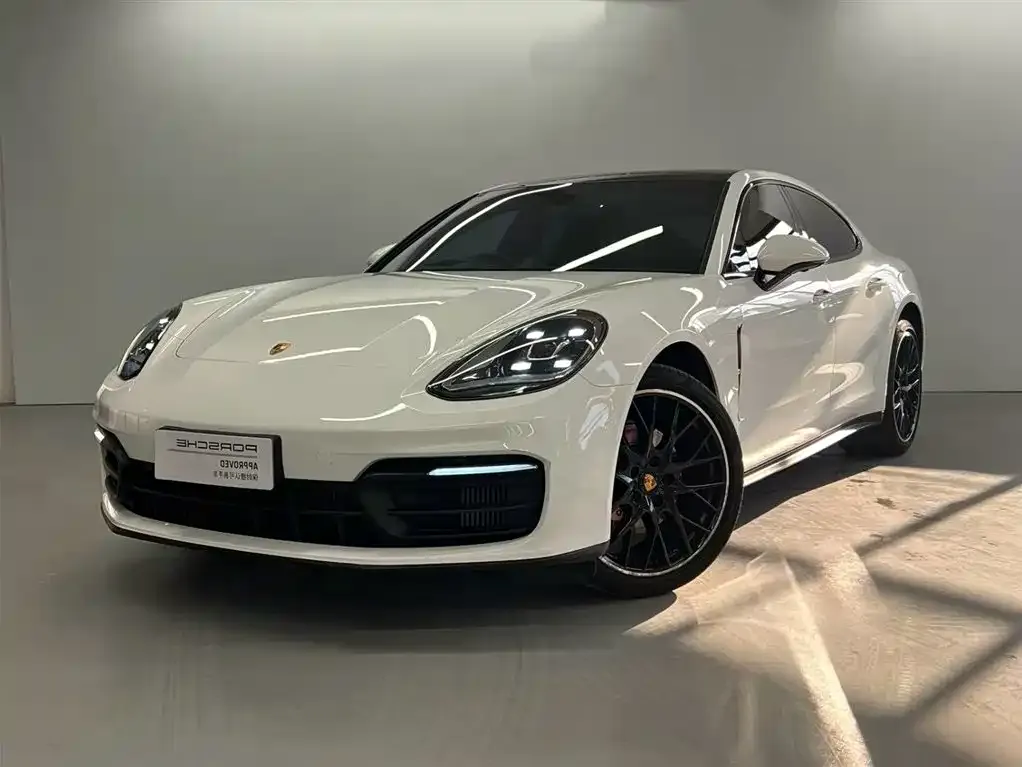 Porsche Panamera — фото 1