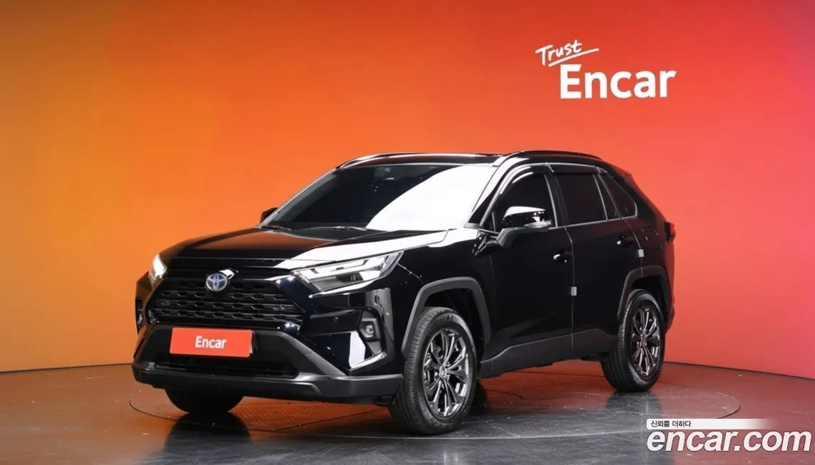 Toyota RAV4 — фото 1