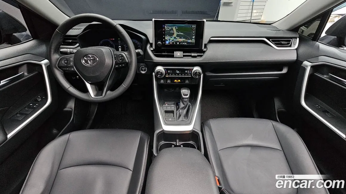 Toyota RAV4 — фото 7