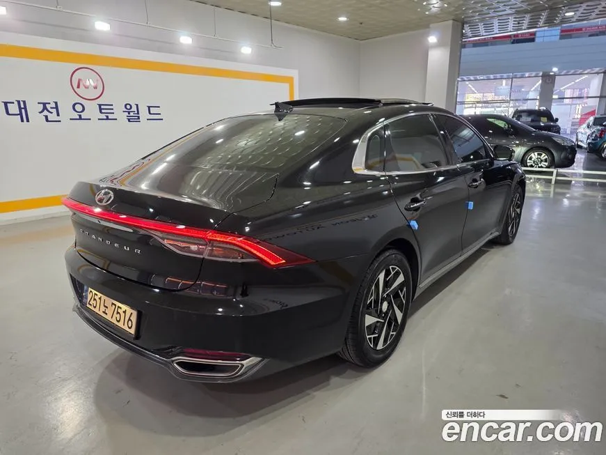 Hyundai Grandeur 2022 из KR, фото 2
