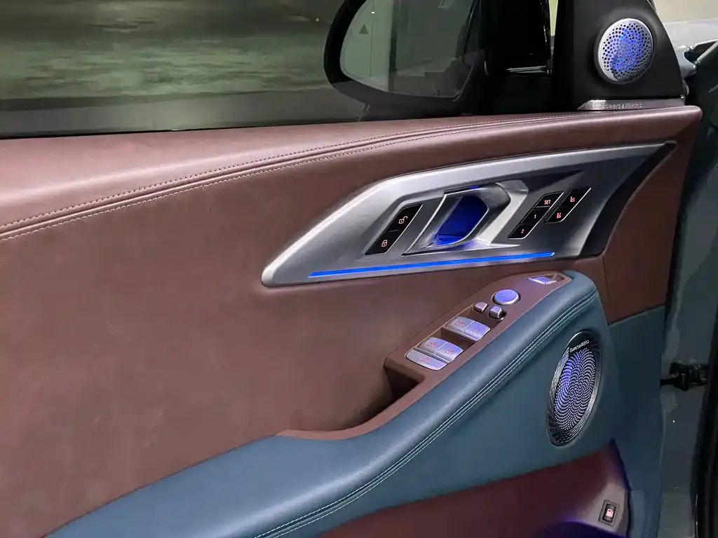 BMW XM 2024 из CN, фото 2