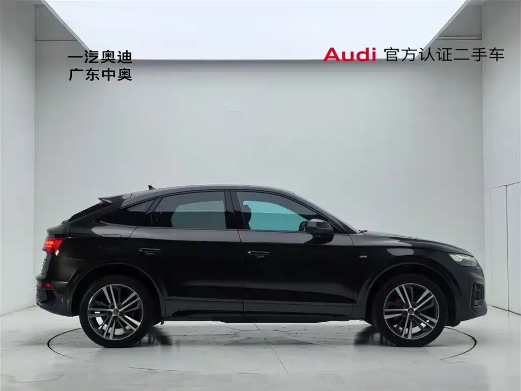 Audi Q5L Sportback — фото 4