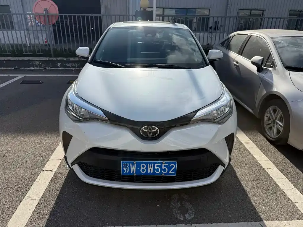 Toyota C-HR 2023 из CN, фото 2