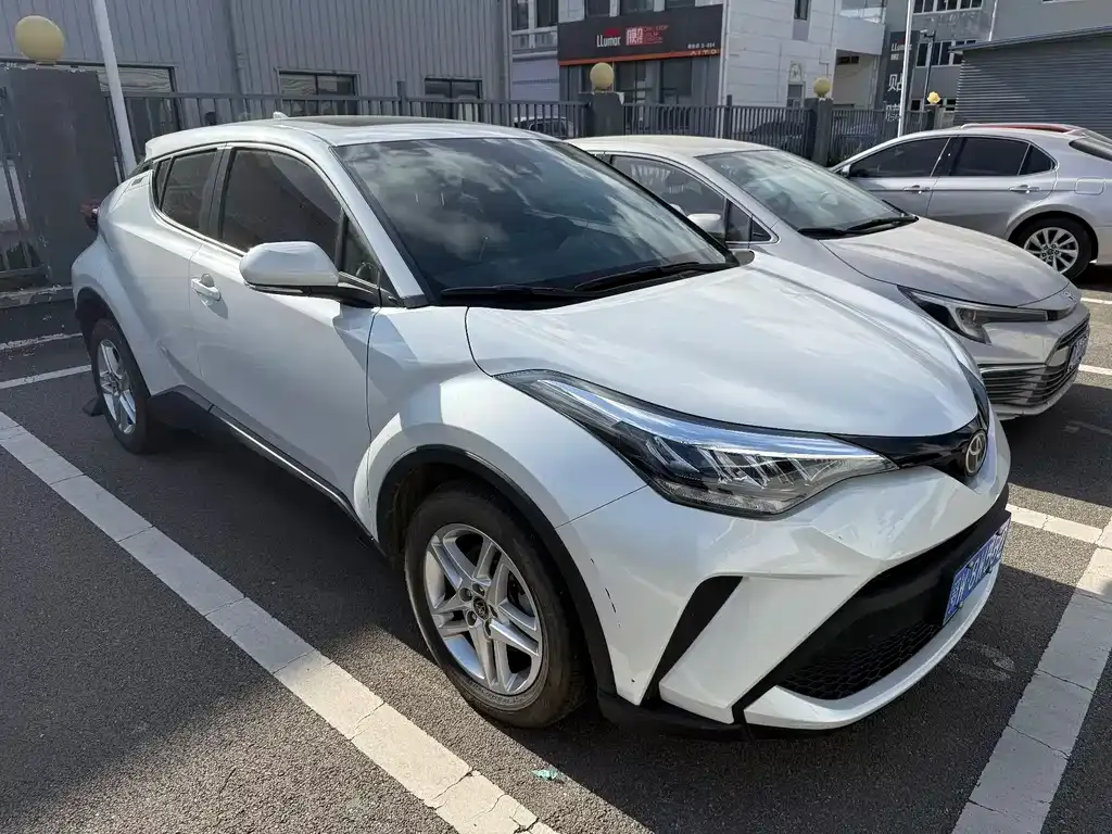 Toyota C-HR 2023 из CN, фото 3