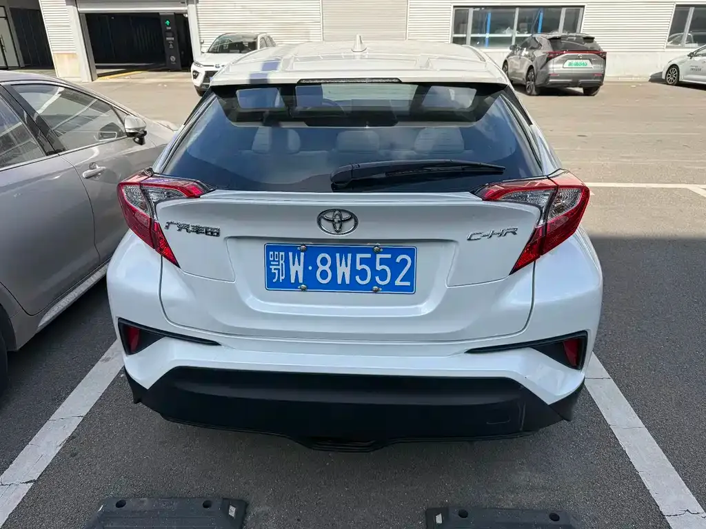Toyota C-HR 2023 из CN, фото 5