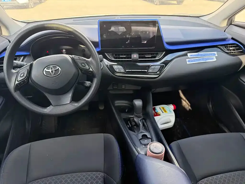 Toyota C-HR 2023 из CN, фото 8