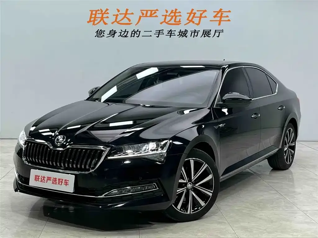 Skoda Superb — фото 1
