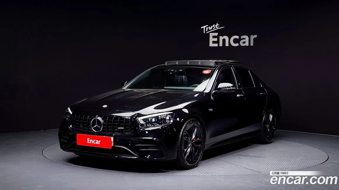 Mercedes-Benz E-Class — фото 1