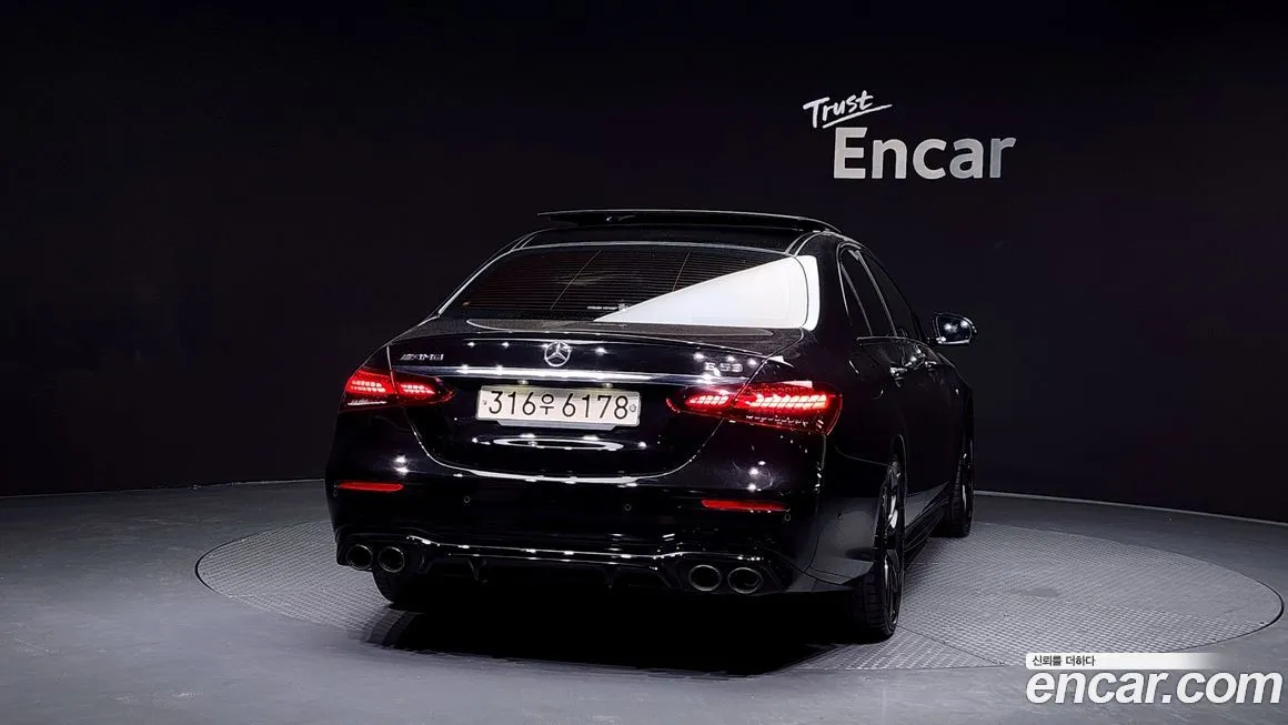 Mercedes-Benz E-Class — фото 2