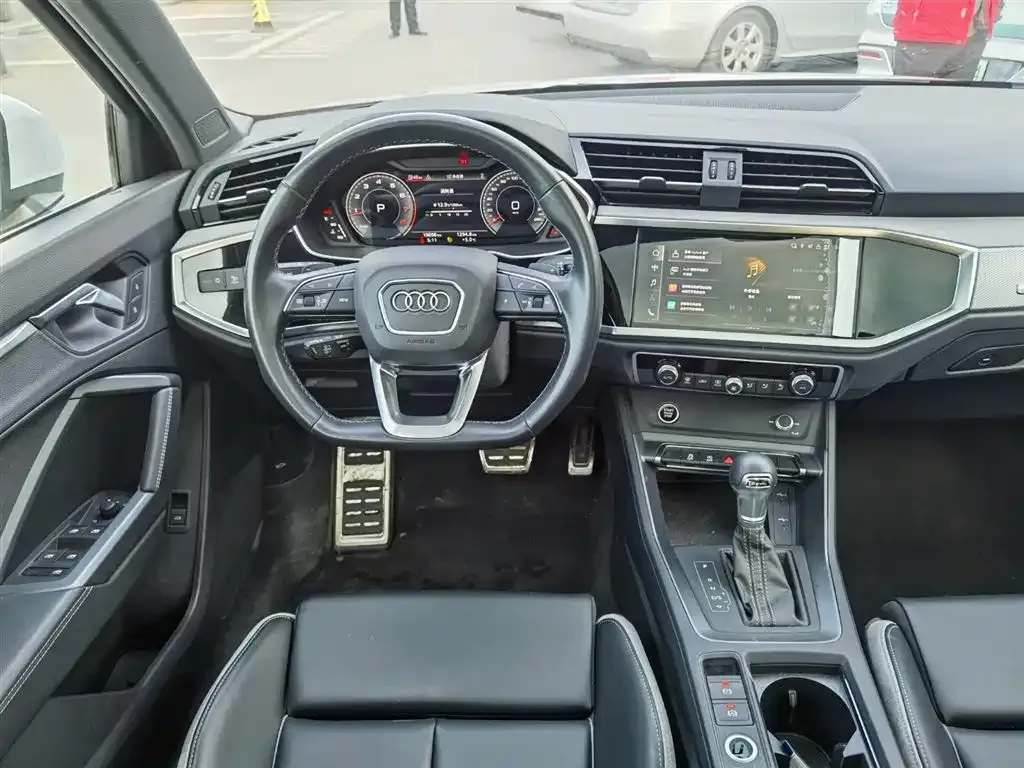 Audi Q3 — фото 8