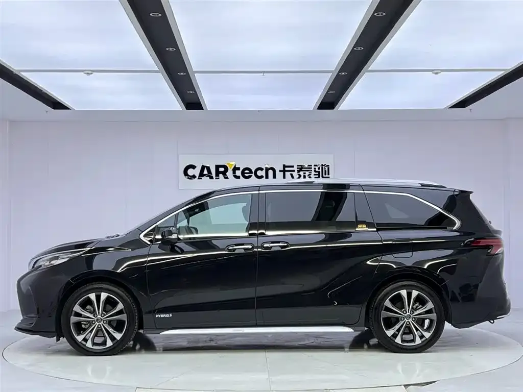 Toyota Granvia 2023 из CN, фото 4