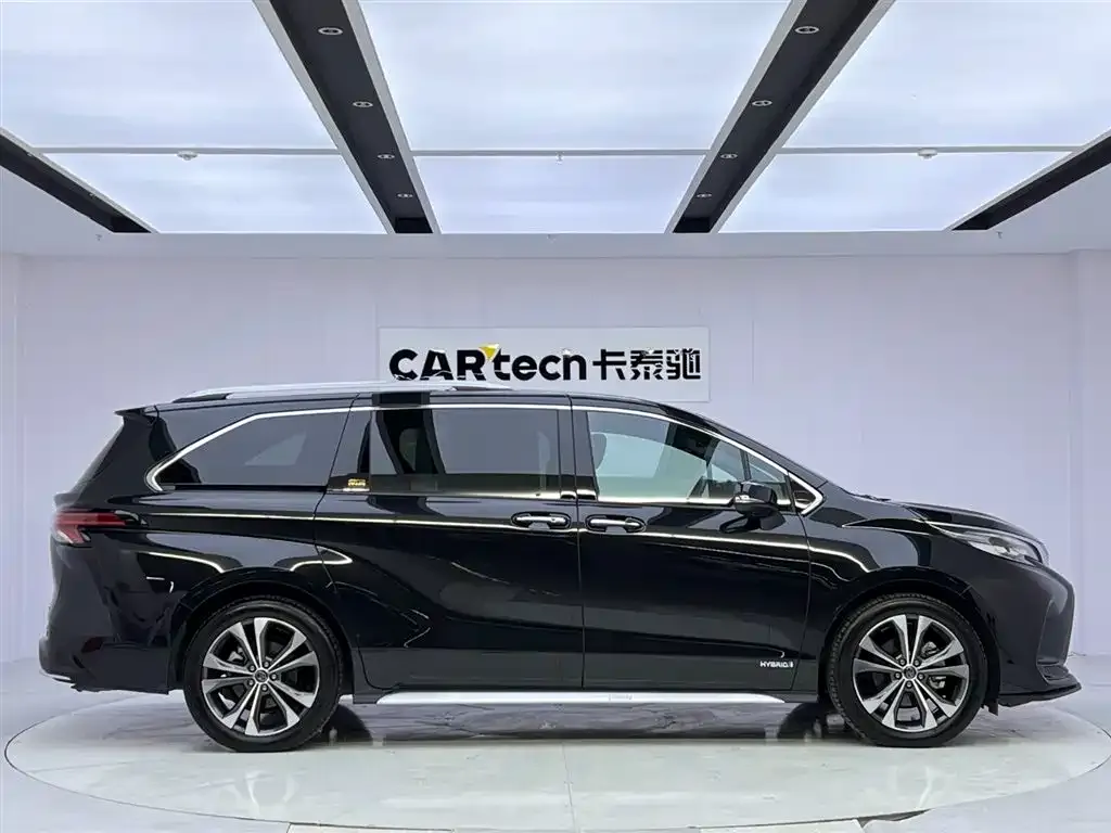 Toyota Granvia 2023 из CN, фото 5