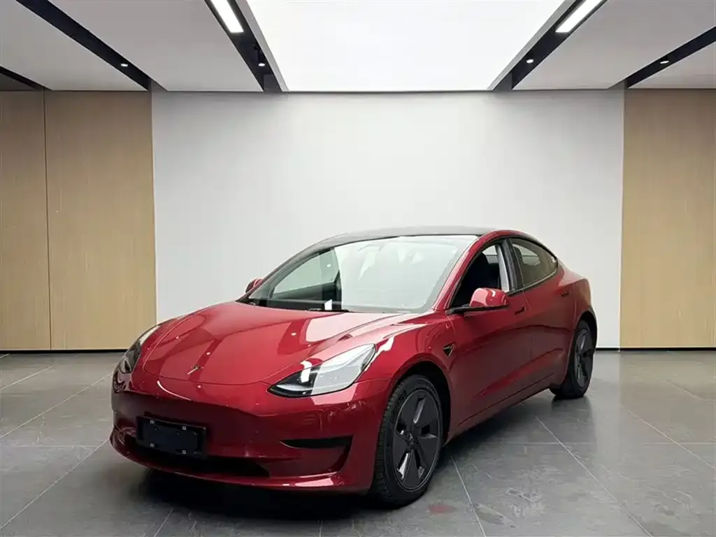 Tesla Model 3 — фото 8