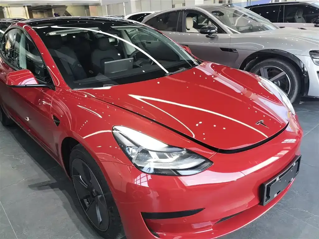 Tesla Model 3 — фото 10