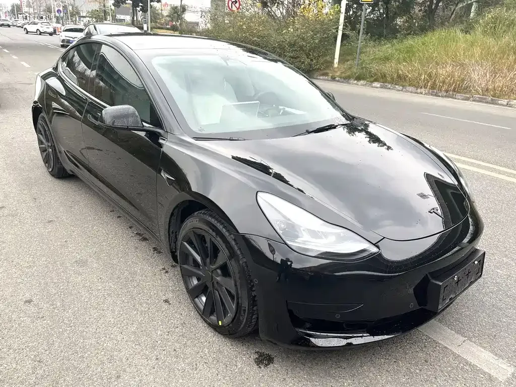 Tesla Model 3 — фото 10