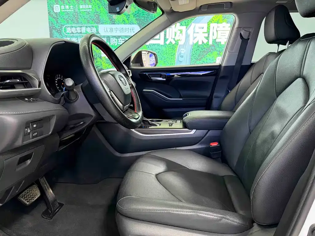 Toyota Highlander — фото 10