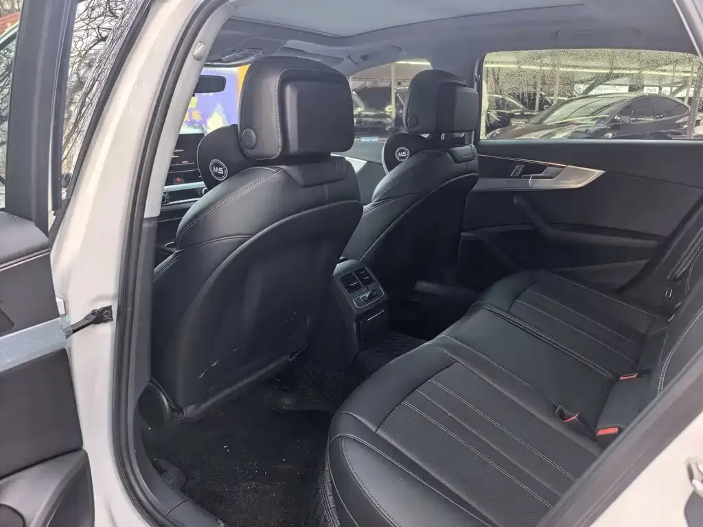 Audi A4L 2025 из CN, фото 8