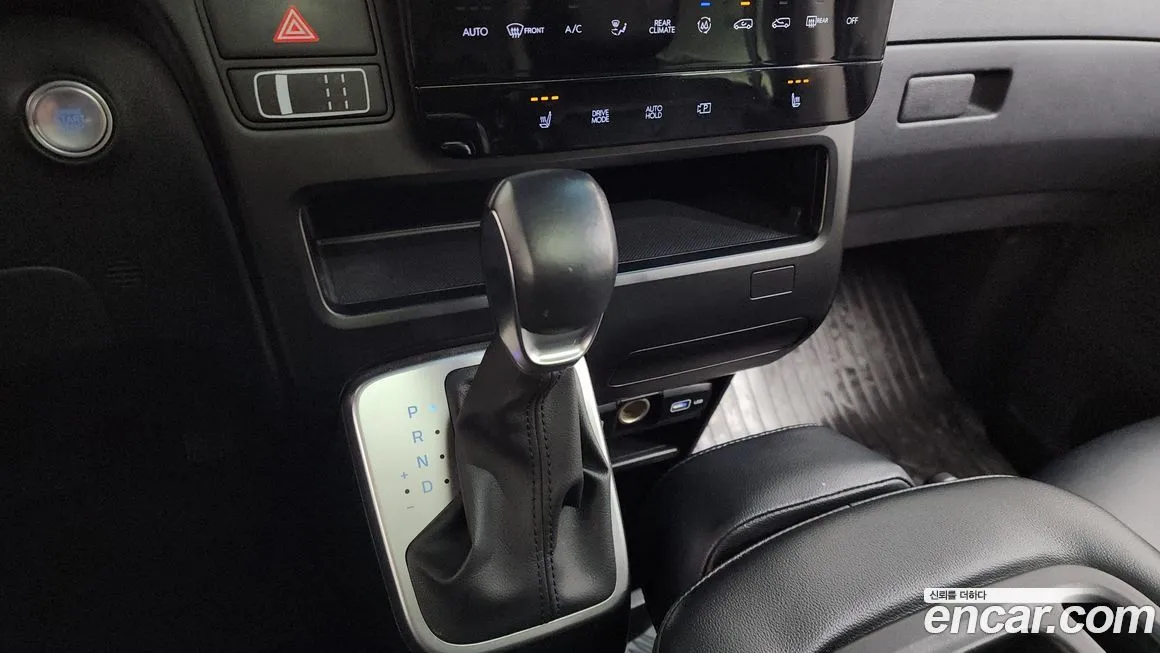 Hyundai Staria — фото 2