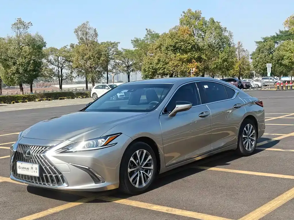 Lexus ES — фото 9
