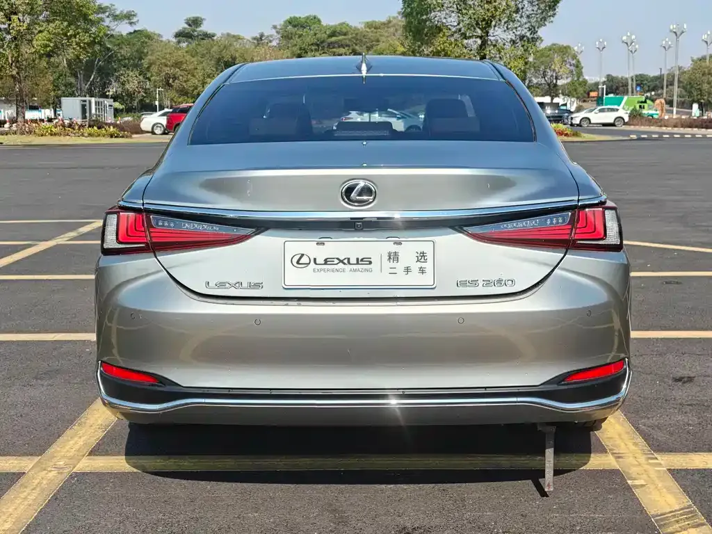 Lexus ES — фото 6