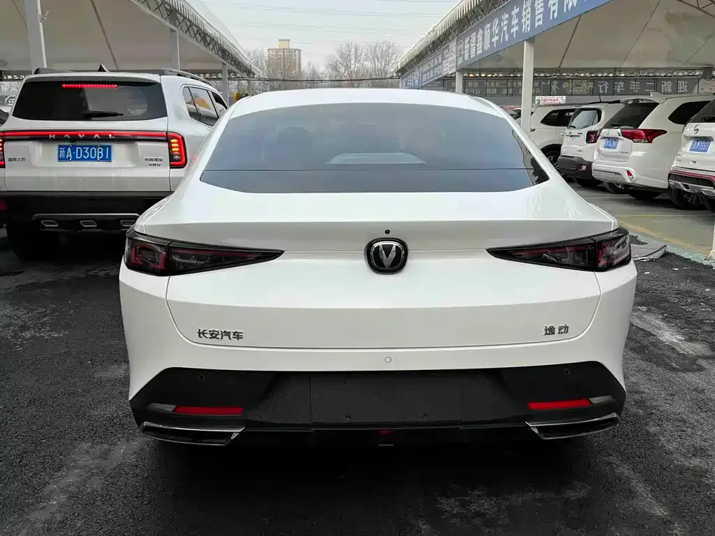 Changan Eado — фото 8