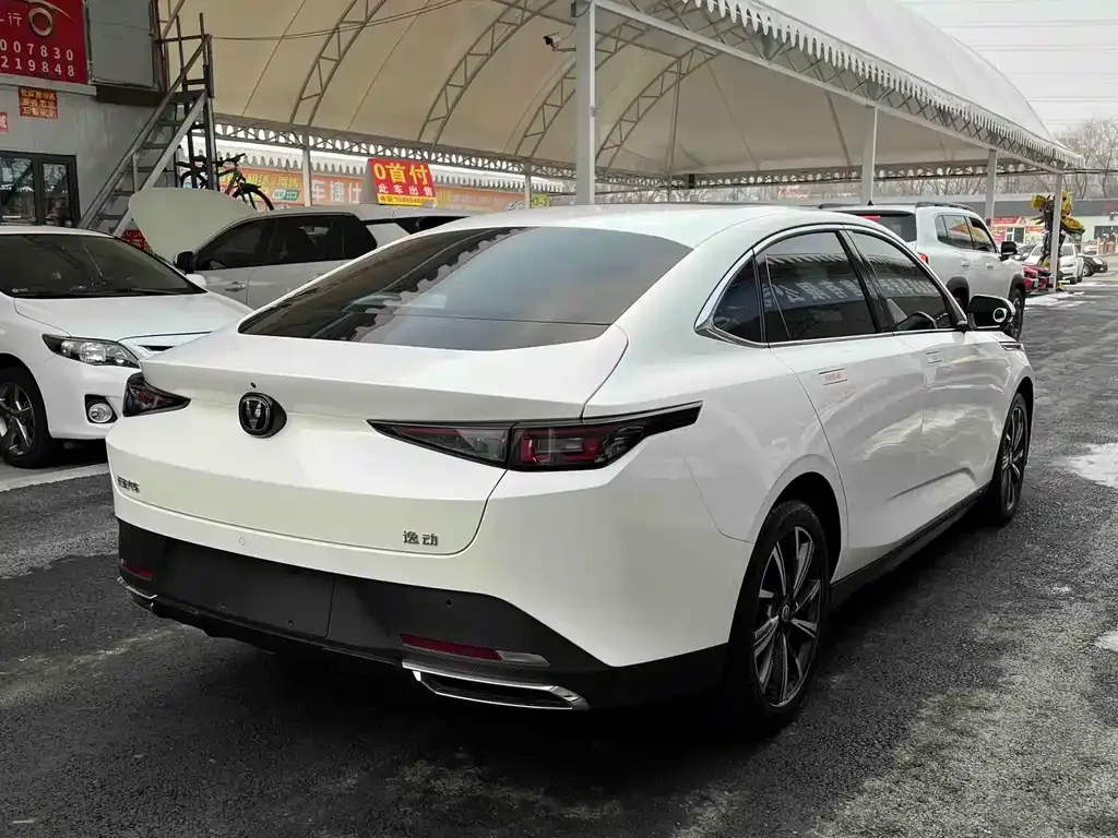 Changan Eado — фото 9