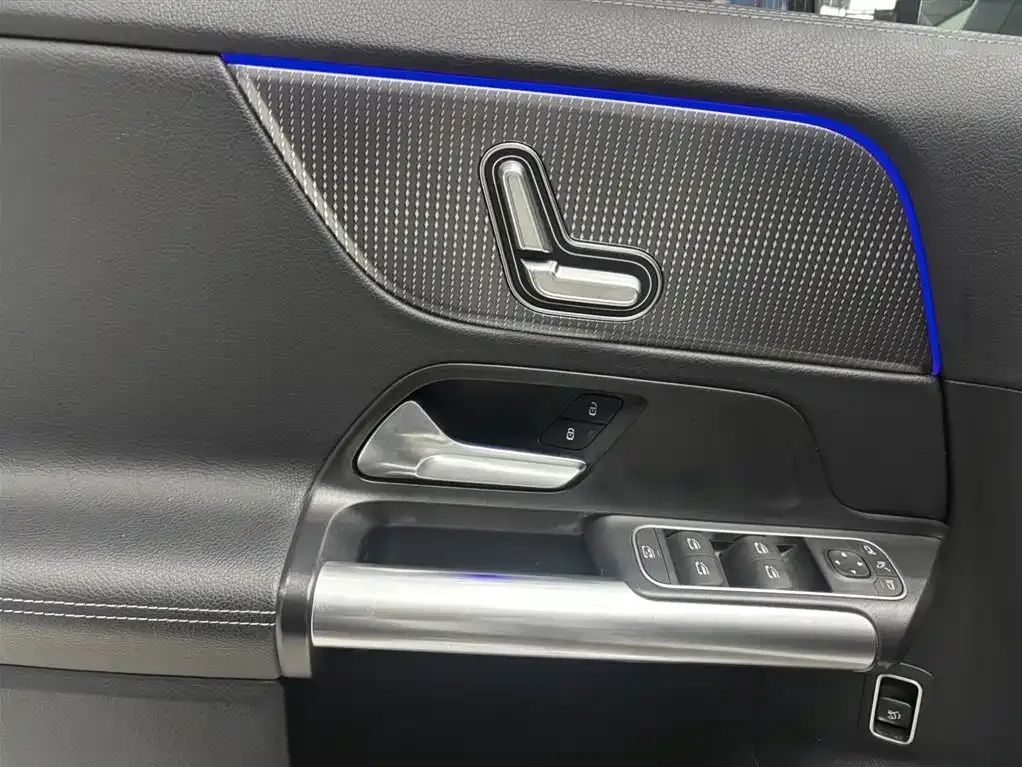 Mercedes-Benz GLA — фото 10