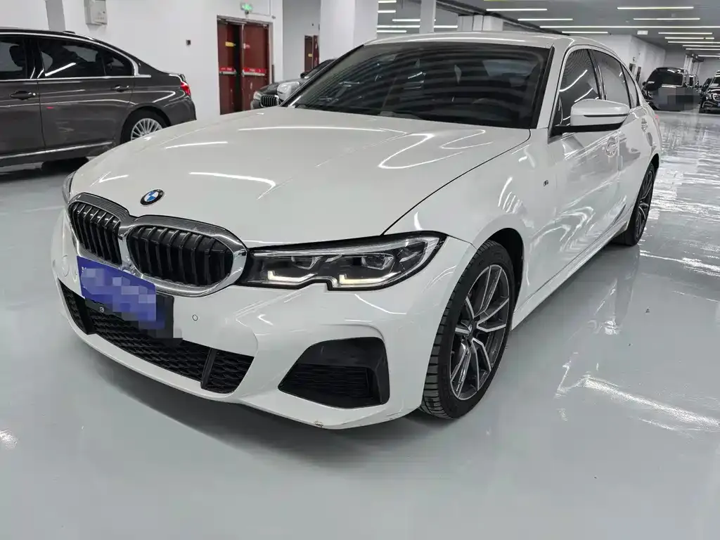 BMW 3 Series 2021 из CN, фото 1