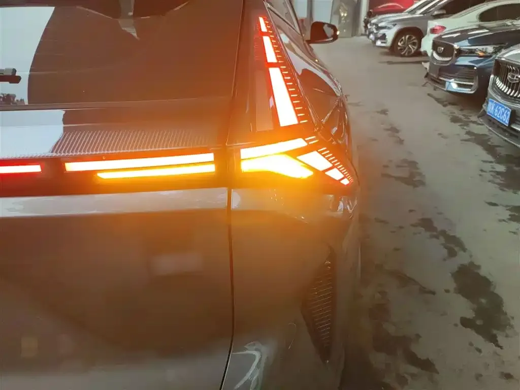 Geely Boyue 2023 из CN, фото 2