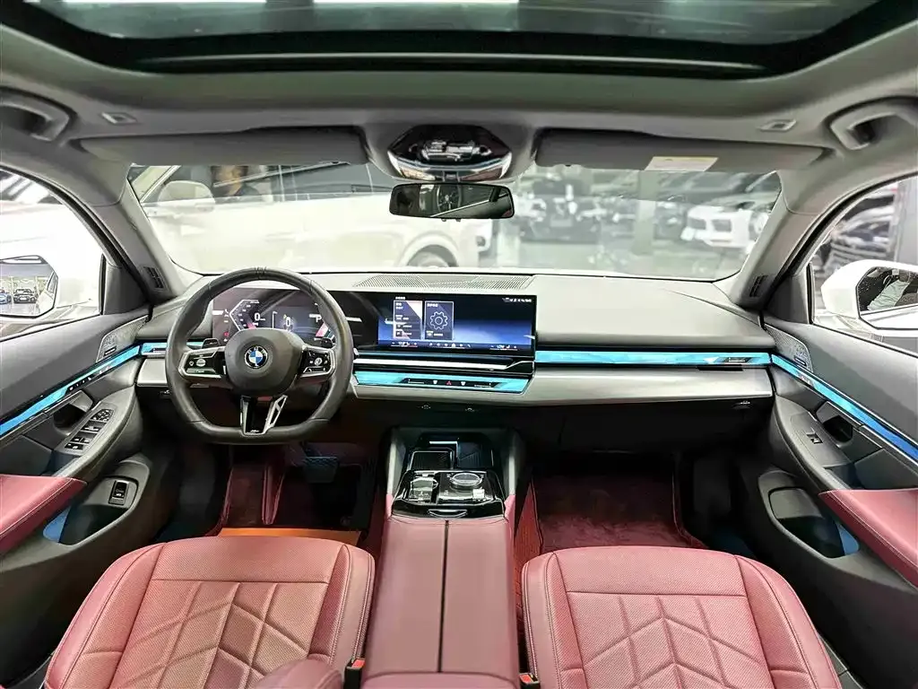 BMW 5 Series 2024 из CN, фото 6