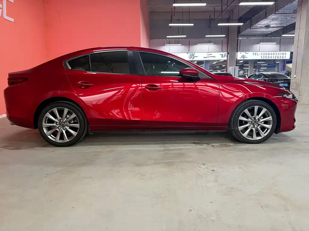 Mazda 3 Axela — фото 4