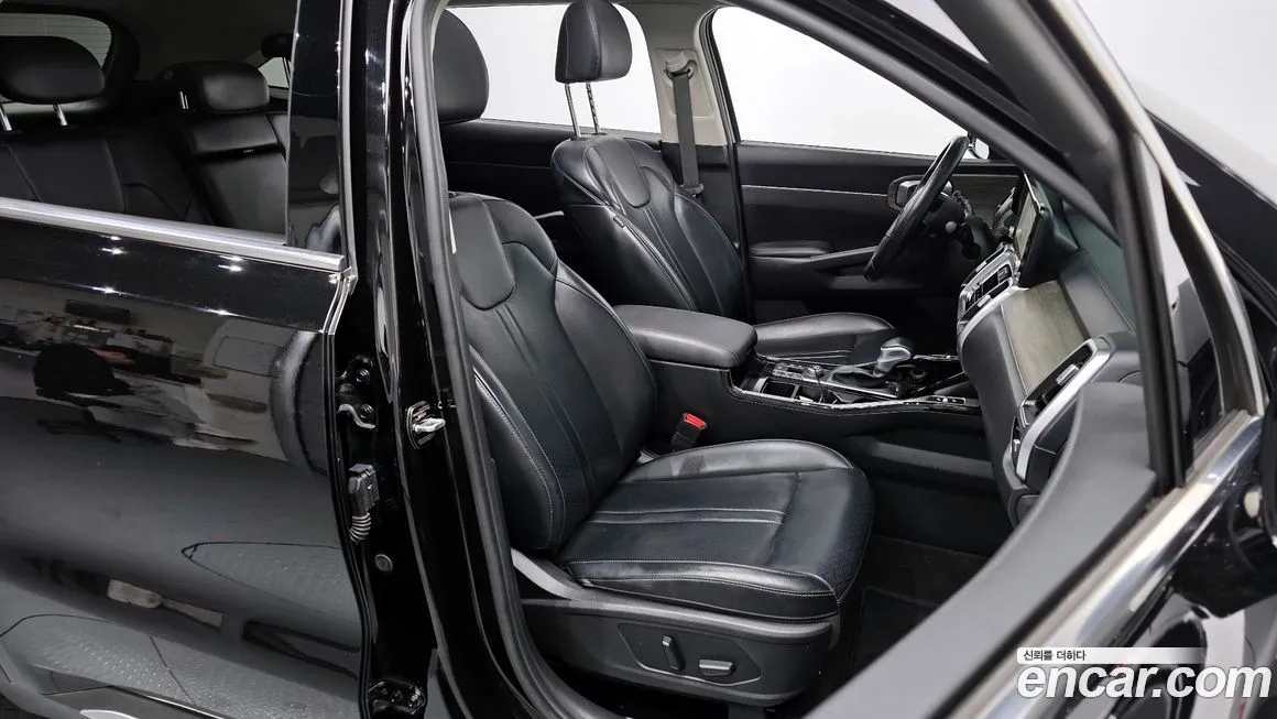 Kia Sorento — фото 8