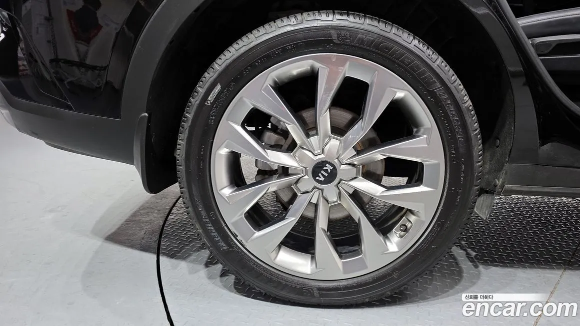 Kia Sorento — фото 5