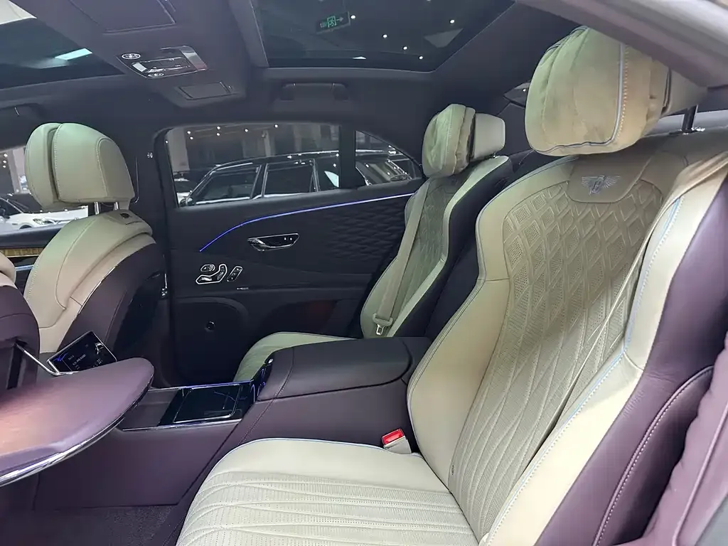 Bentley Flying Spur PHEV 2022 из CN, фото 7